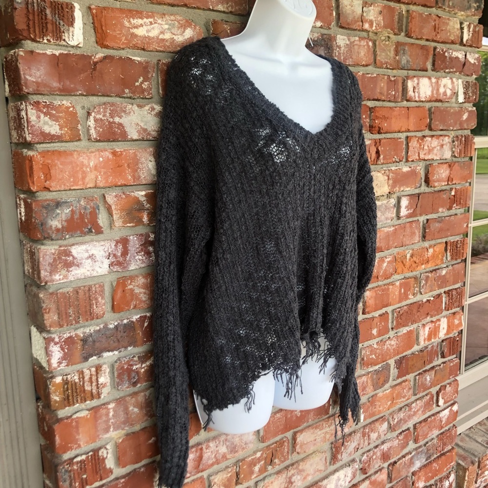 Very J charcoal gray long sleeve sweater size medium